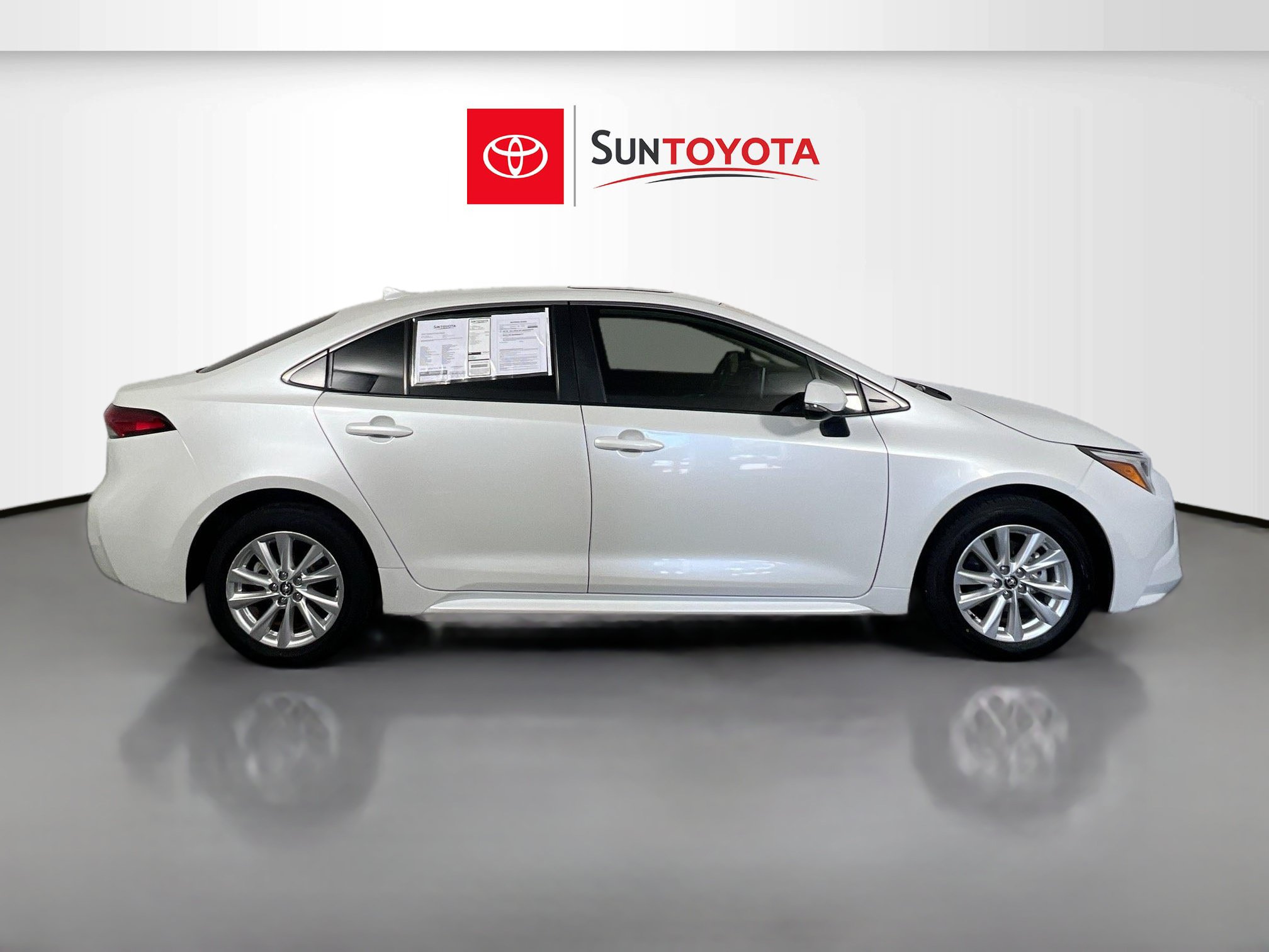 Used 2024 Toyota Corolla XLE FWD image 2