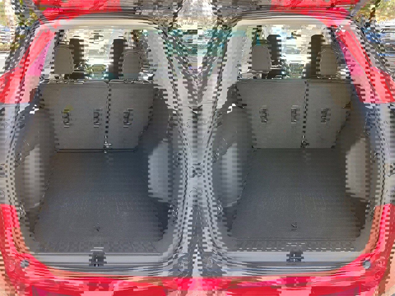 Used 2023 GMC Terrain SLE image 7