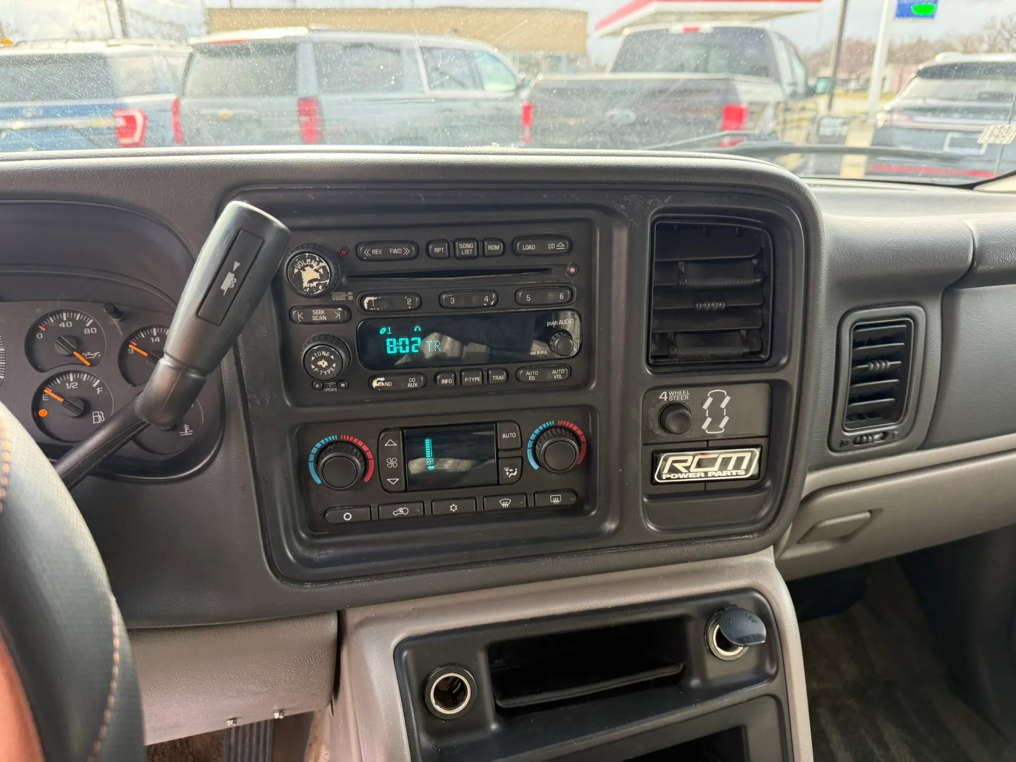 Used 2003 Chevrolet Suburban 2500 LT w/ LT Preferred Equipment Group AWD/4WD image 19