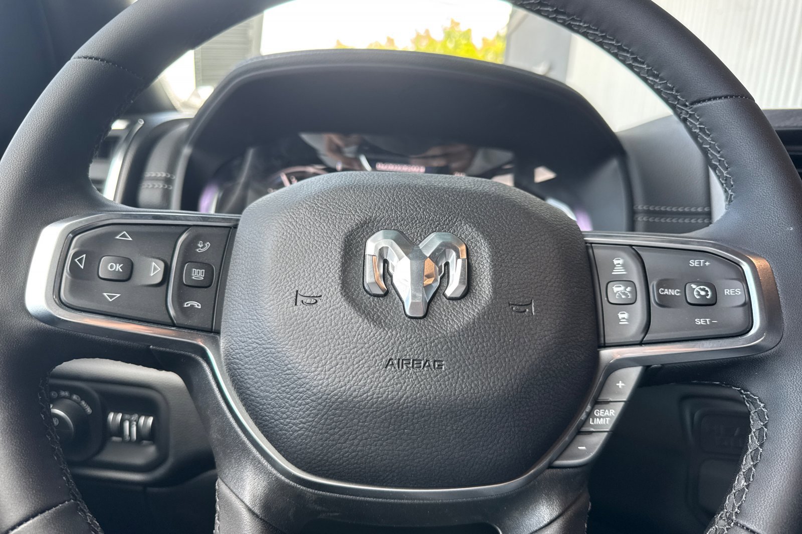 New 2026 RAM 2500 Laramie AWD/4WD image 22