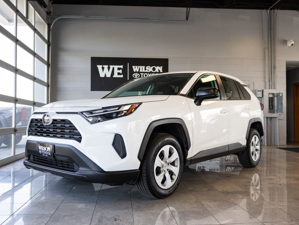 Used 2024 Toyota RAV4 LE AWD/4WD image 2