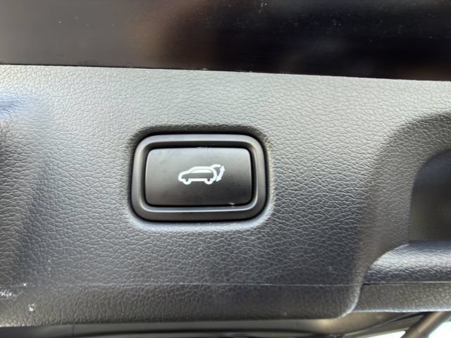 Used 2025 Hyundai Palisade SEL FWD image 29