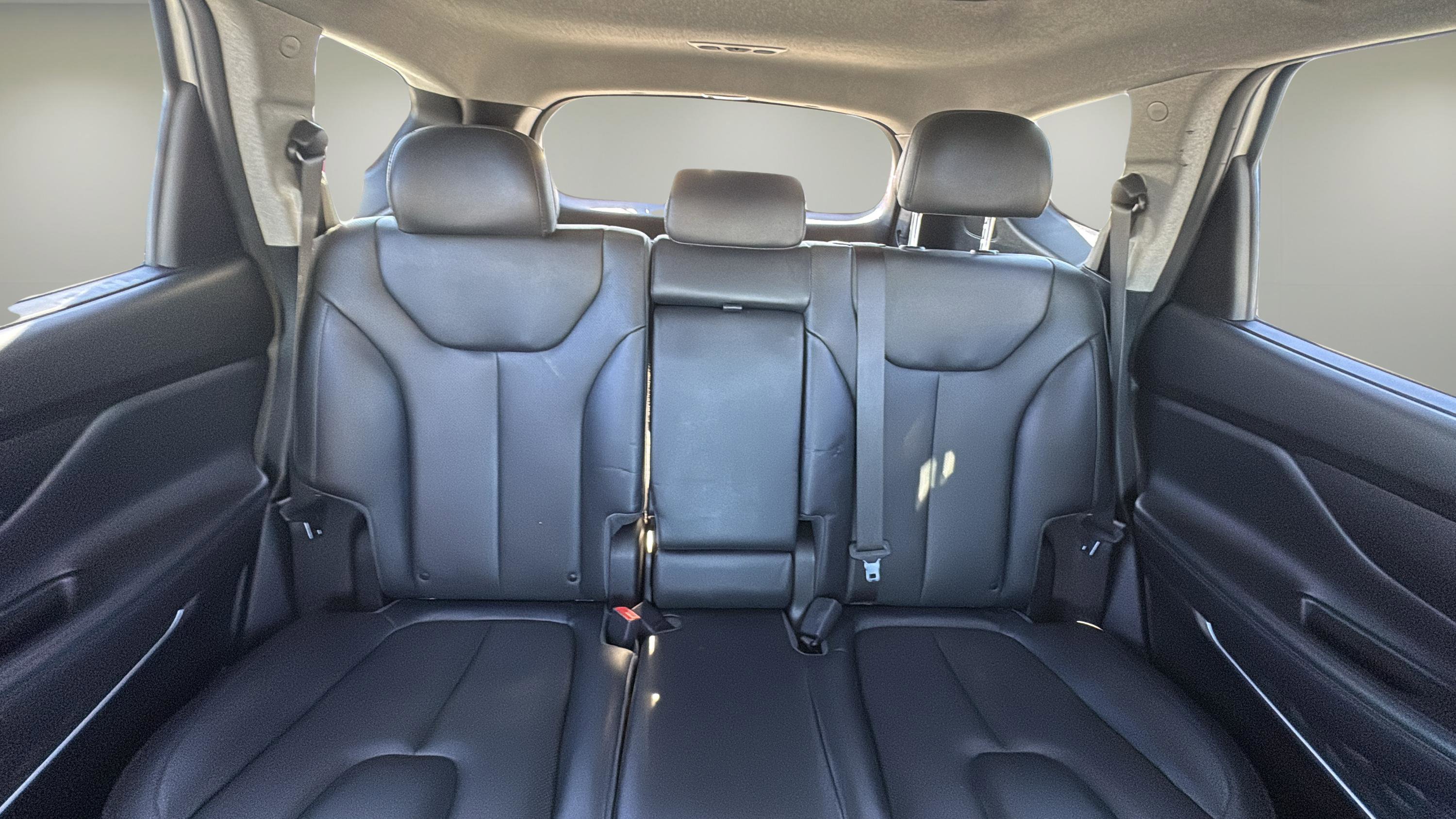 Used 2020 Hyundai Santa Fe Limited image 15