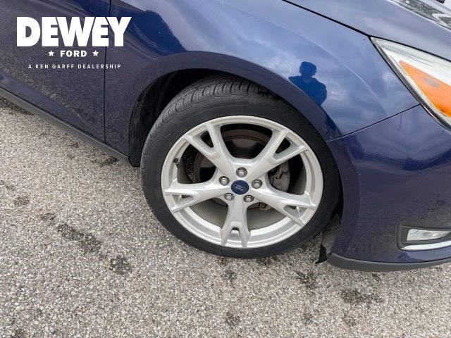 Used 2016 Ford Focus Titanium w/ Titanium Technology Package FWD image 16