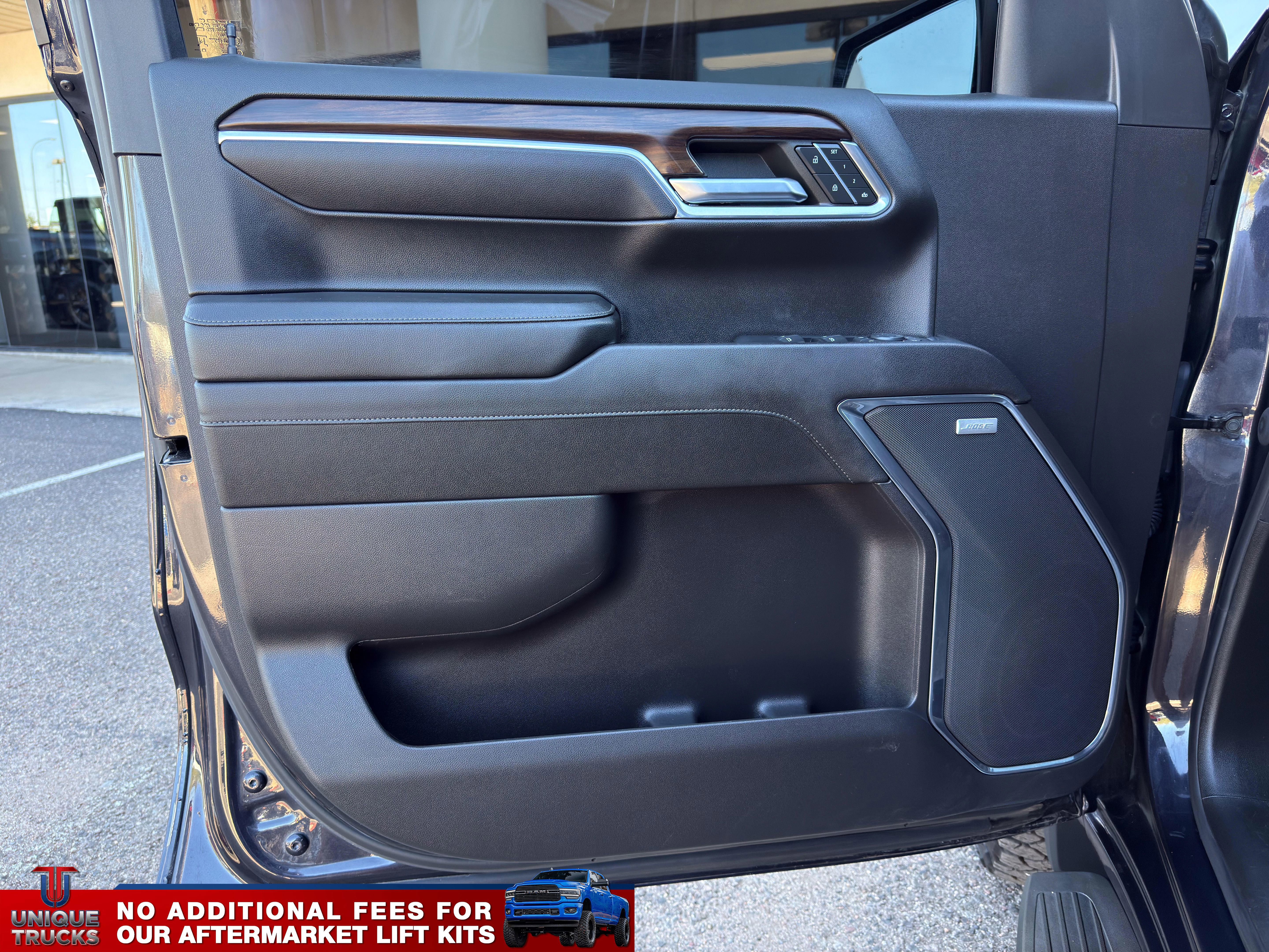 Used 2024 GMC Sierra 1500 SLT image 16