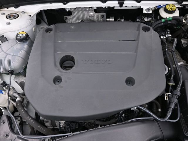 Used 2023 Volvo XC40 B5 Plus w/ Driver Assist Package AWD/4WD image 13