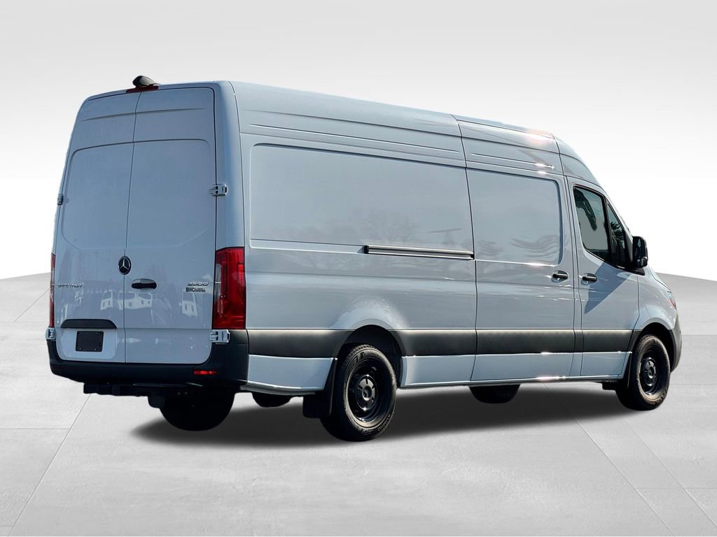 Used 2025 Mercedes-Benz Sprinter 2500 image 8
