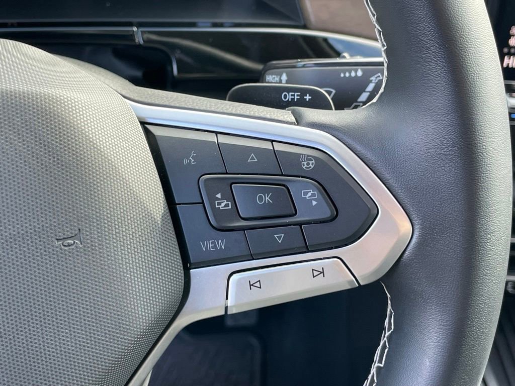 Certified 2025 Volkswagen Atlas SE w/ Black Wheel Package image 15