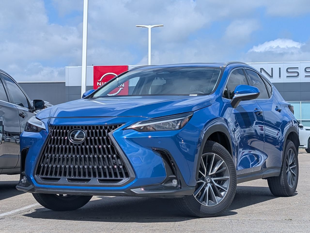 Used 2025 Lexus NX 250 FWD w/ Accessory Package (2T) image 2