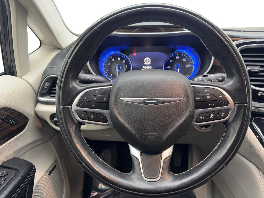 Used 2022 Chrysler Pacifica Limited FWD image 61