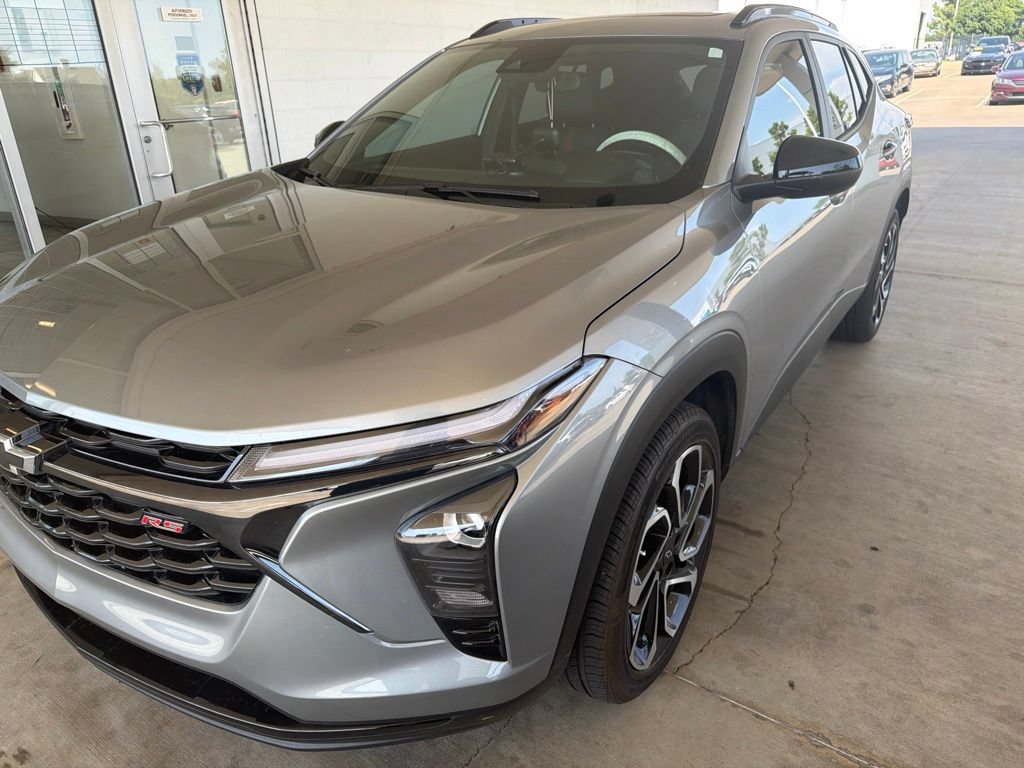 Used 2024 Chevrolet Trax RS w/ Sunroof Package