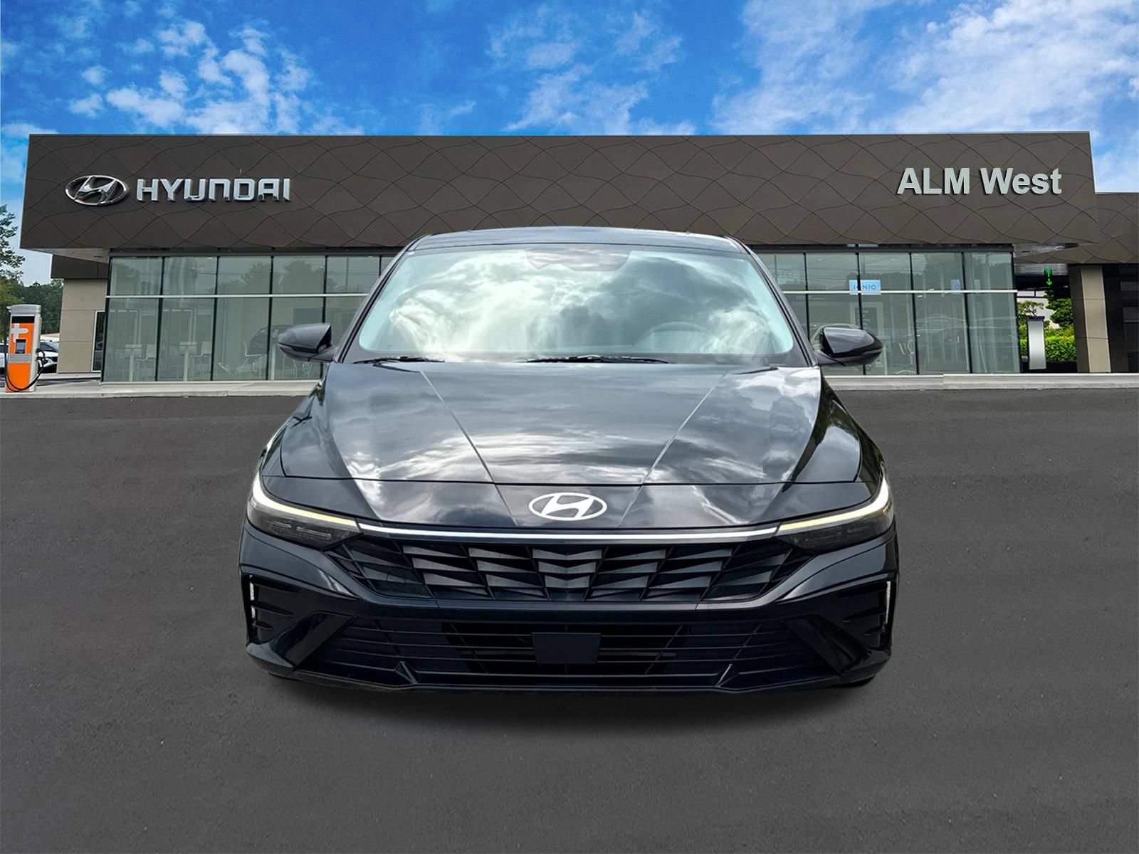 Certified 2025 Hyundai Elantra Limited FWD image 2