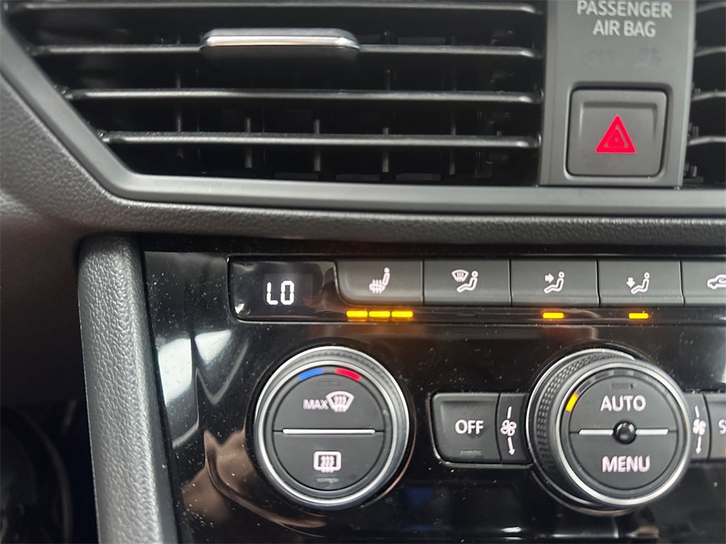 Used 2023 Volkswagen Jetta SE image 24