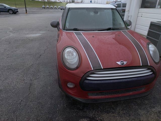 Used 2015 MINI Cooper 4-Door Hardtop image 4