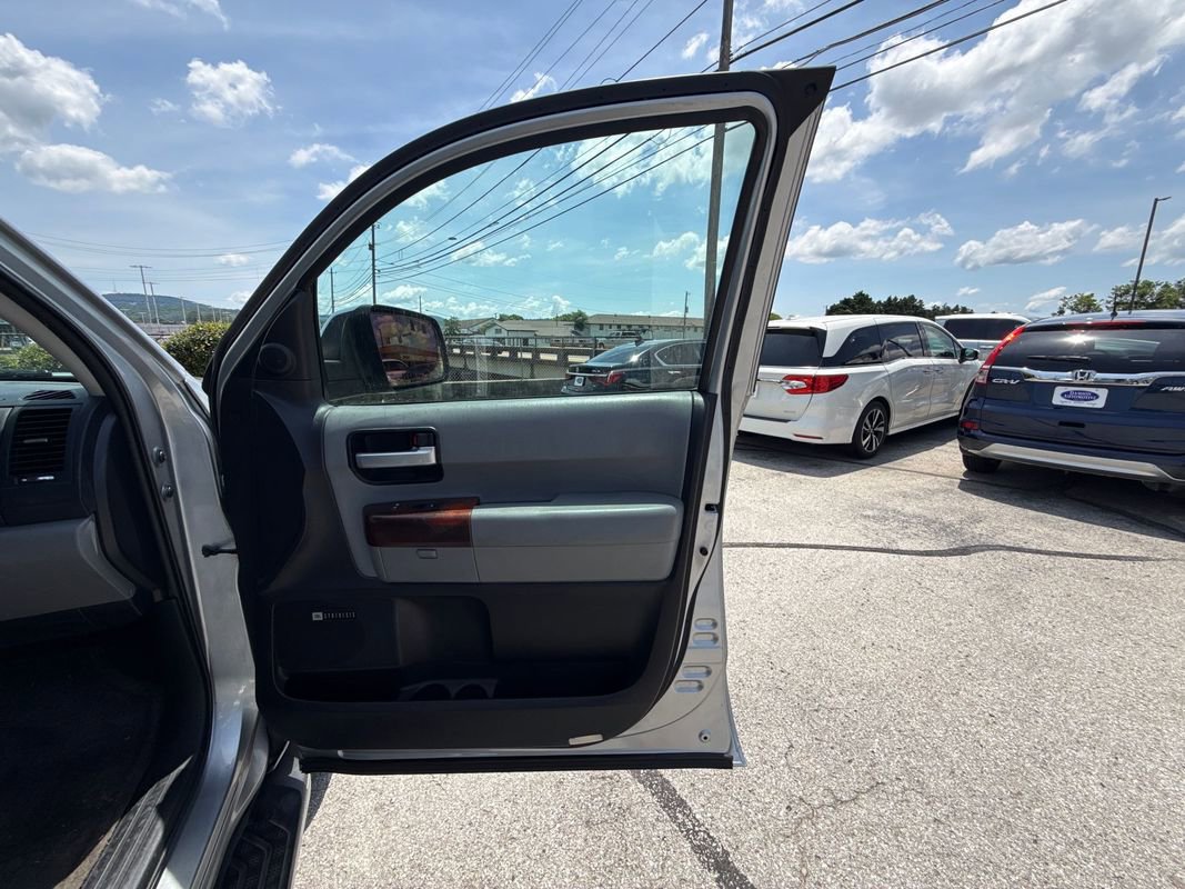Used 2014 Toyota Sequoia Platinum RWD image 17