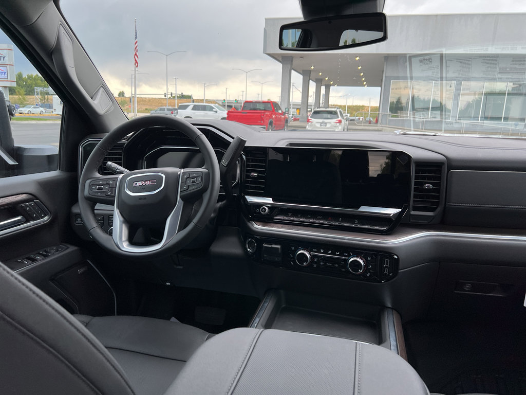 New 2025 GMC Sierra 3500 SLT w/ SLT Premium Package image 27