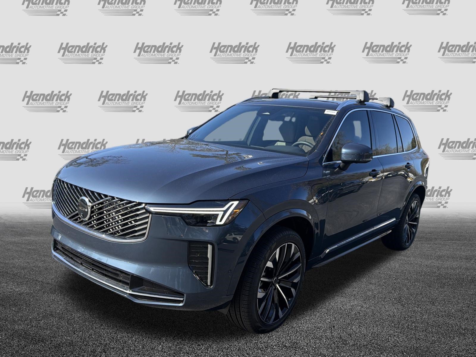 Used 2026 Volvo XC90 T8 Plus w/ Protection Package Premier AWD/4WD image 5