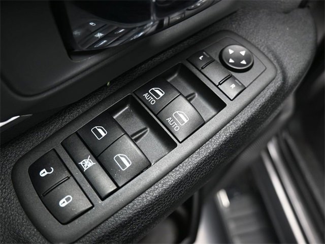 Used 2022 RAM 1500 Classic SLT image 13