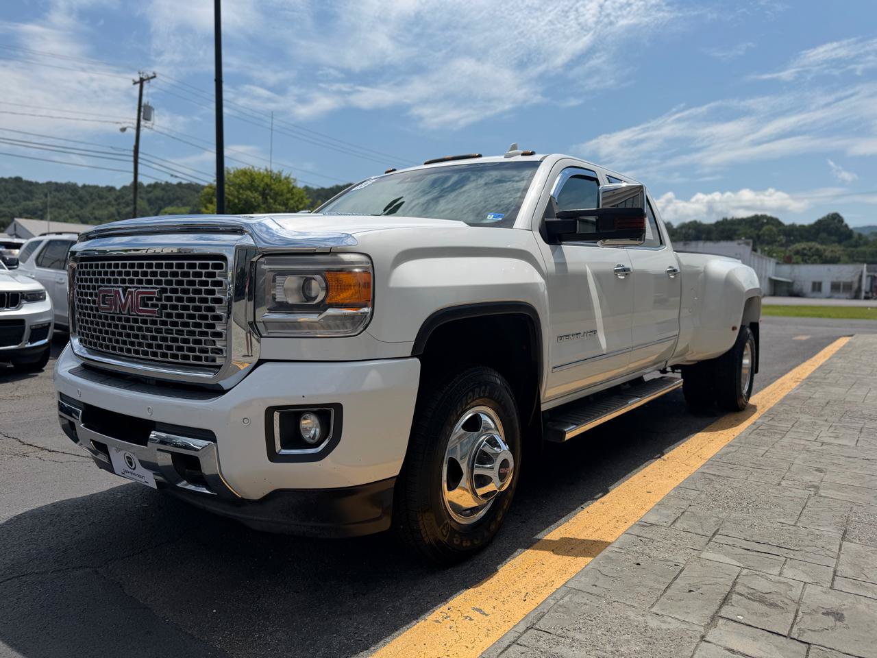 Used 2015 GMC Sierra 3500 Denali w/ Duramax Plus Package AWD/4WD image 4