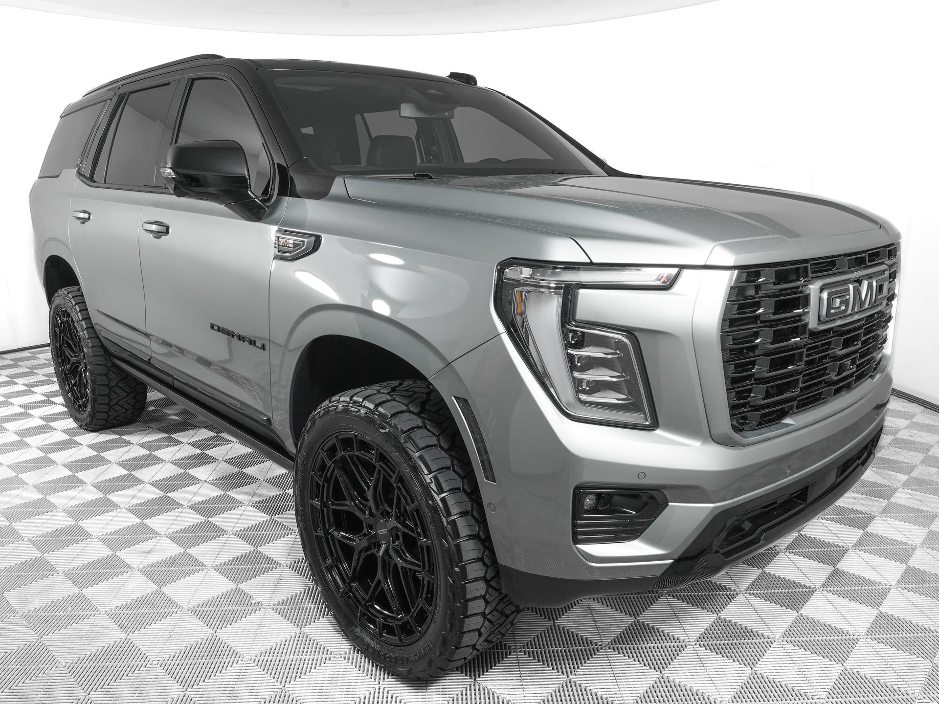 Used 2026 GMC Yukon Denali w/ Sun & Power Step Package AWD/4WD image 3