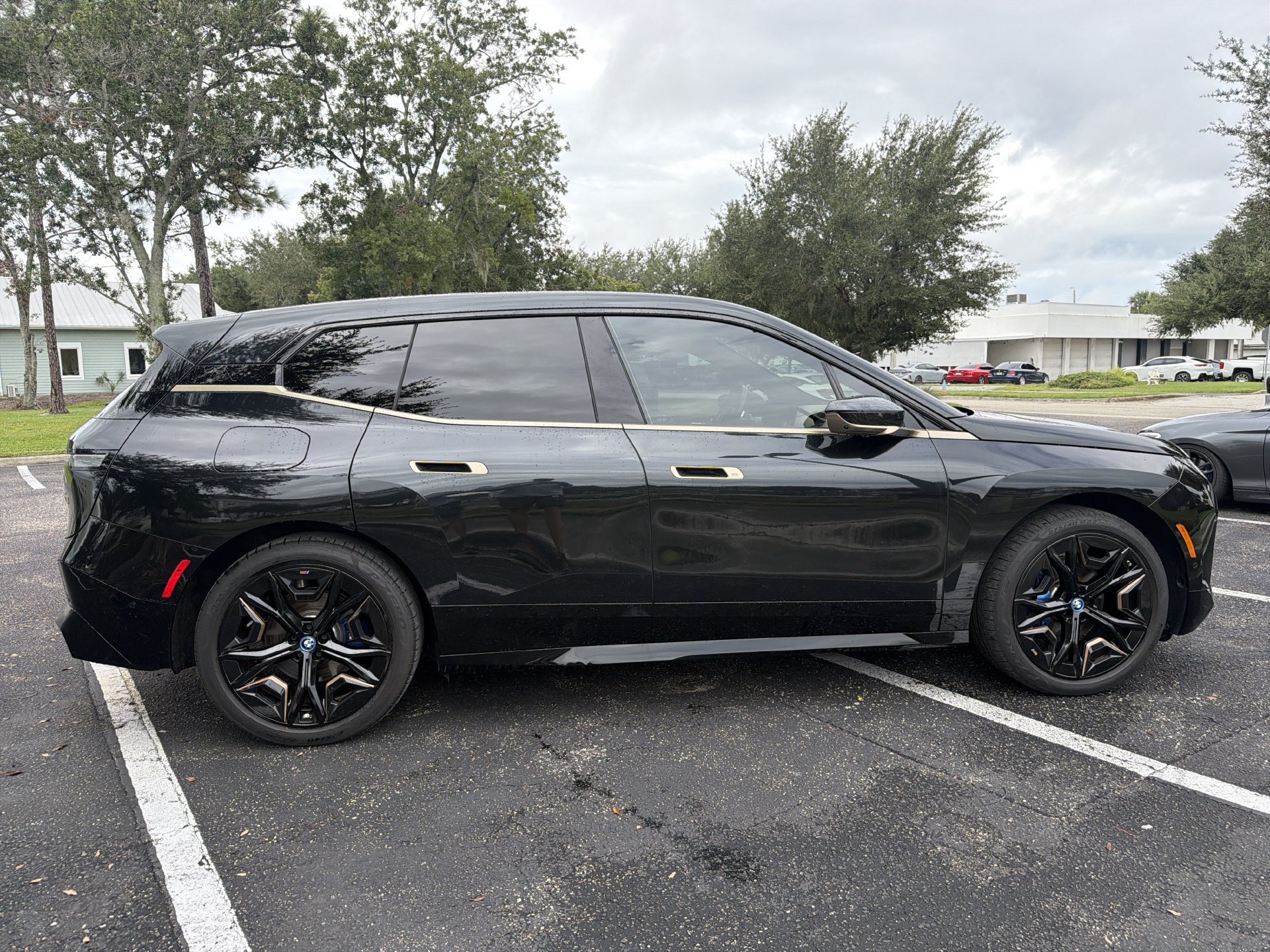 Certified 2023 BMW iX M60 w/ Executive Package AWD/4WD image 3