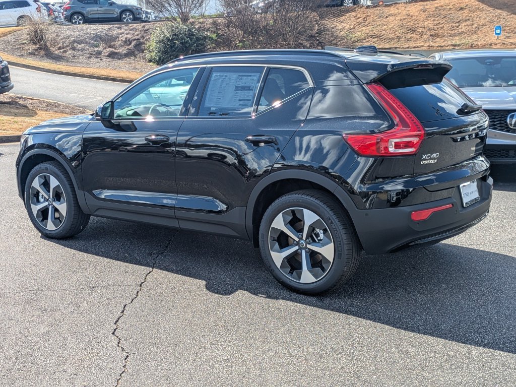 New 2026 Volvo XC40 B5 Plus w/ Protection Package Premier AWD/4WD image 4