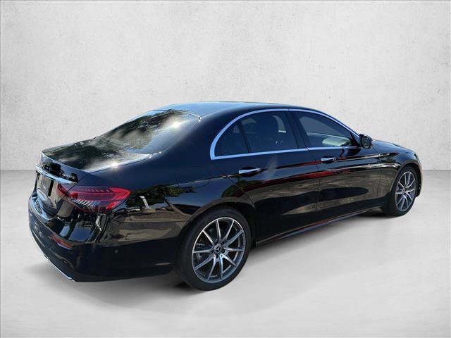 Used 2023 Mercedes-Benz E 350 4MATIC Sedan image 5