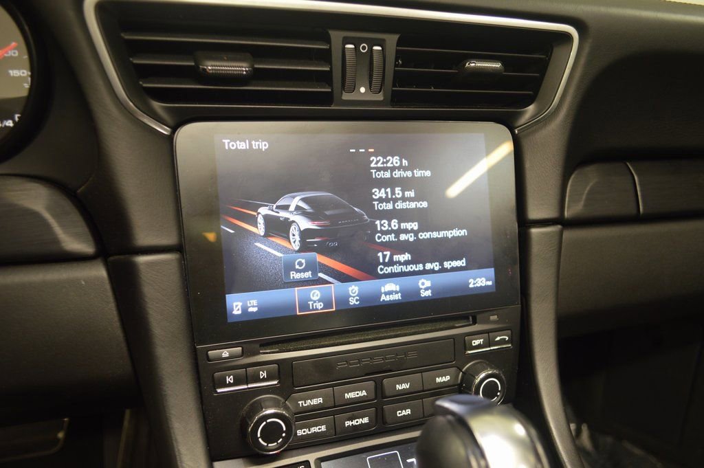 Certified 2019 Porsche 911 Targa 4 GTS AWD/4WD image 27