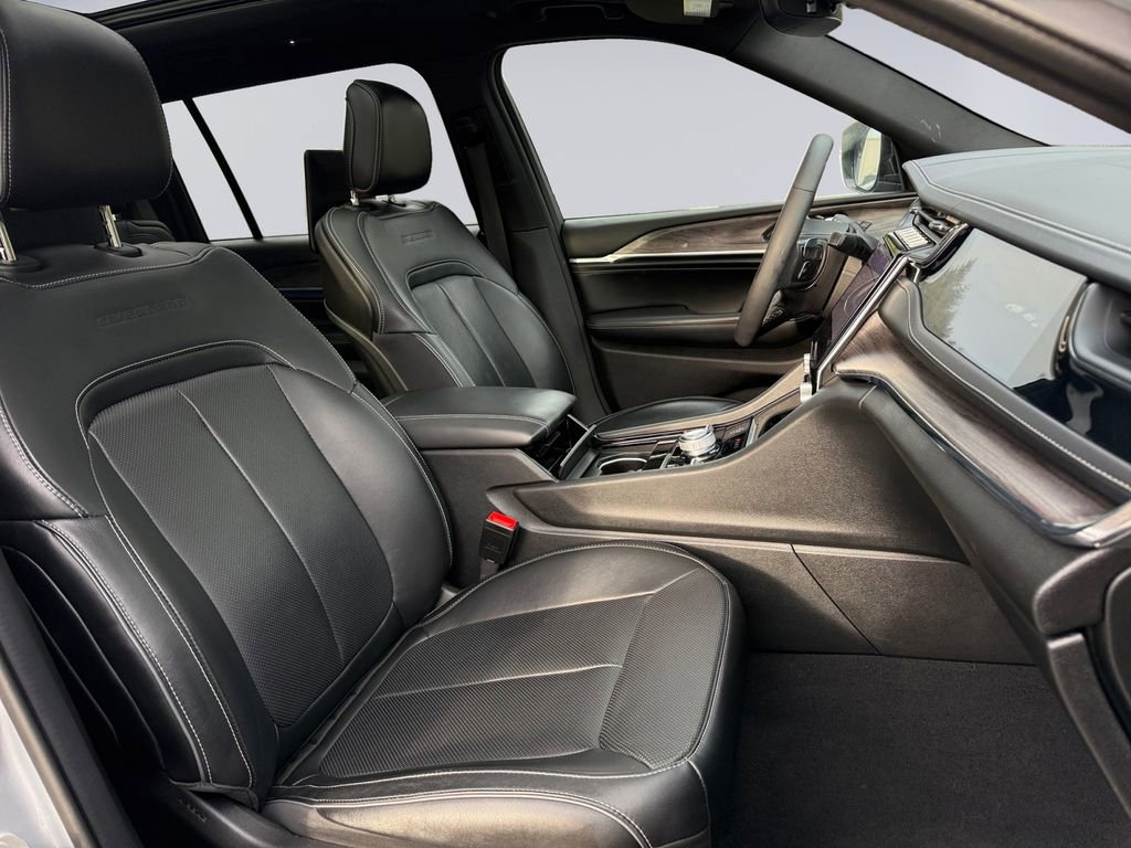 Certified 2024 Jeep Grand Cherokee L Overland w/ Rear Seat Video Group I image 21