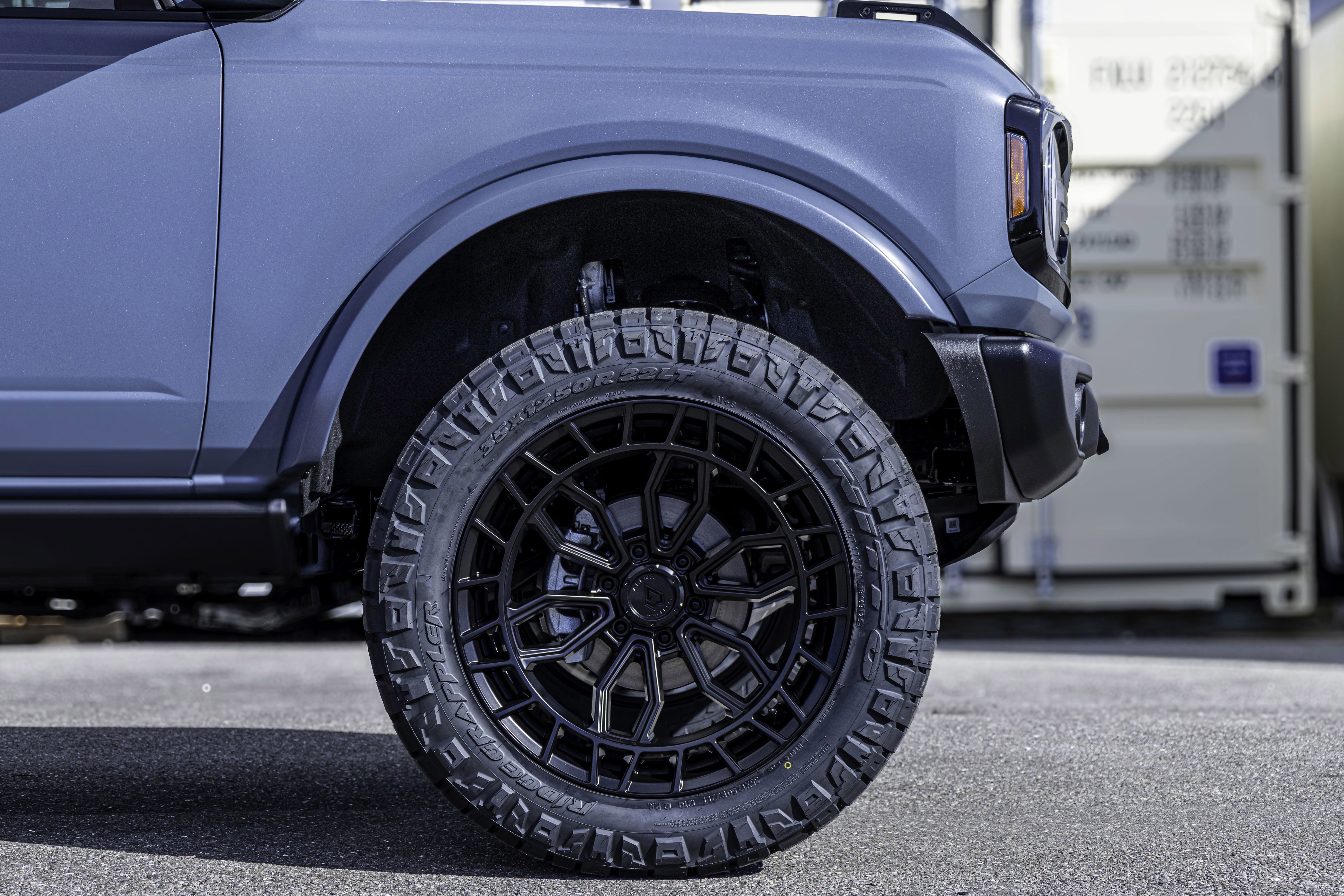 New 2025 Ford Bronco Badlands image 13