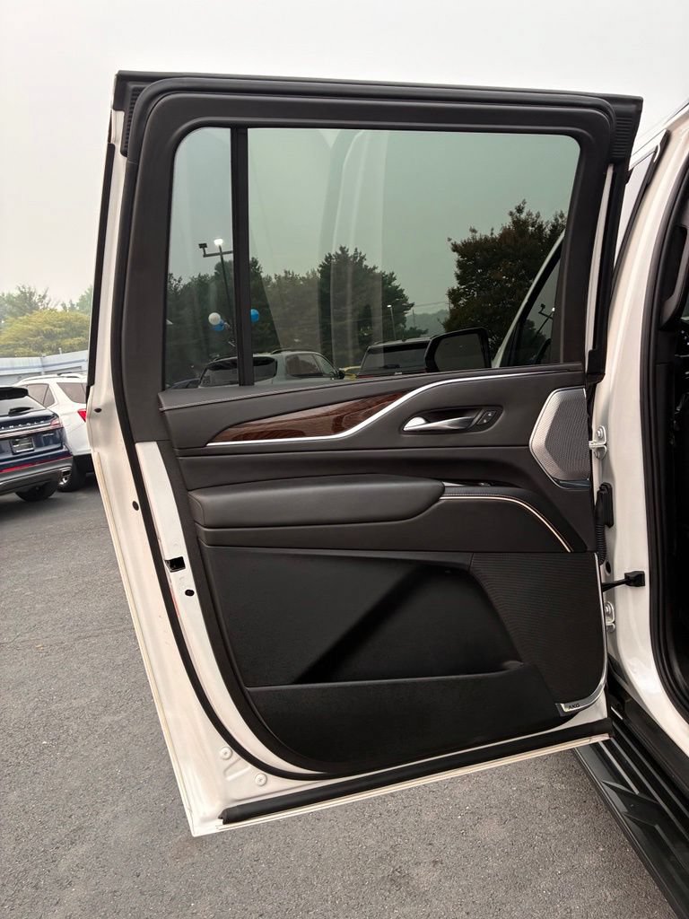 Used 2021 Cadillac Escalade ESV Sport Platinum w/ LPO, ONYX Package AWD/4WD image 56