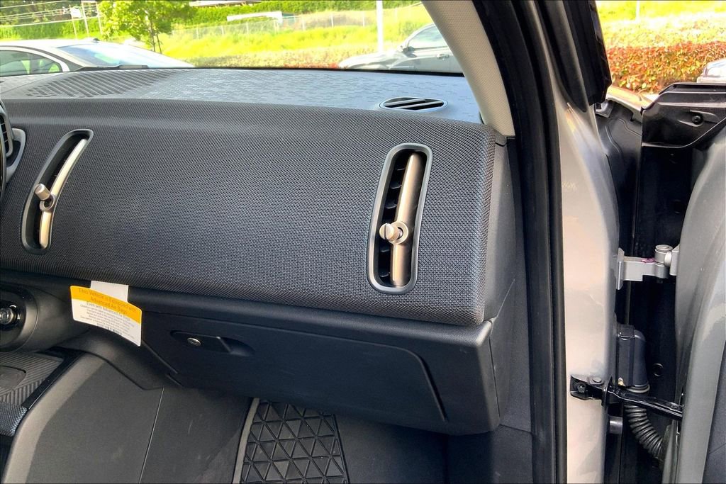 Certified 2025 MINI Cooper Countryman S w/ Comfort Package Max image 18