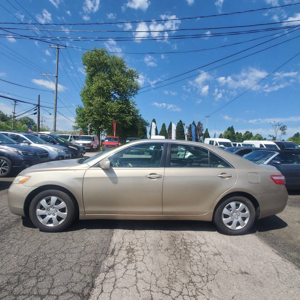Used 2008 Toyota Camry LE FWD image 2