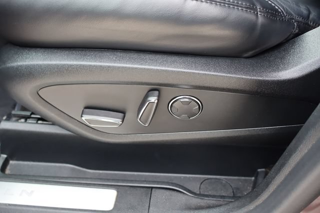 Used 2019 Lincoln MKC Select w/ Select Plus Package AWD/4WD image 11