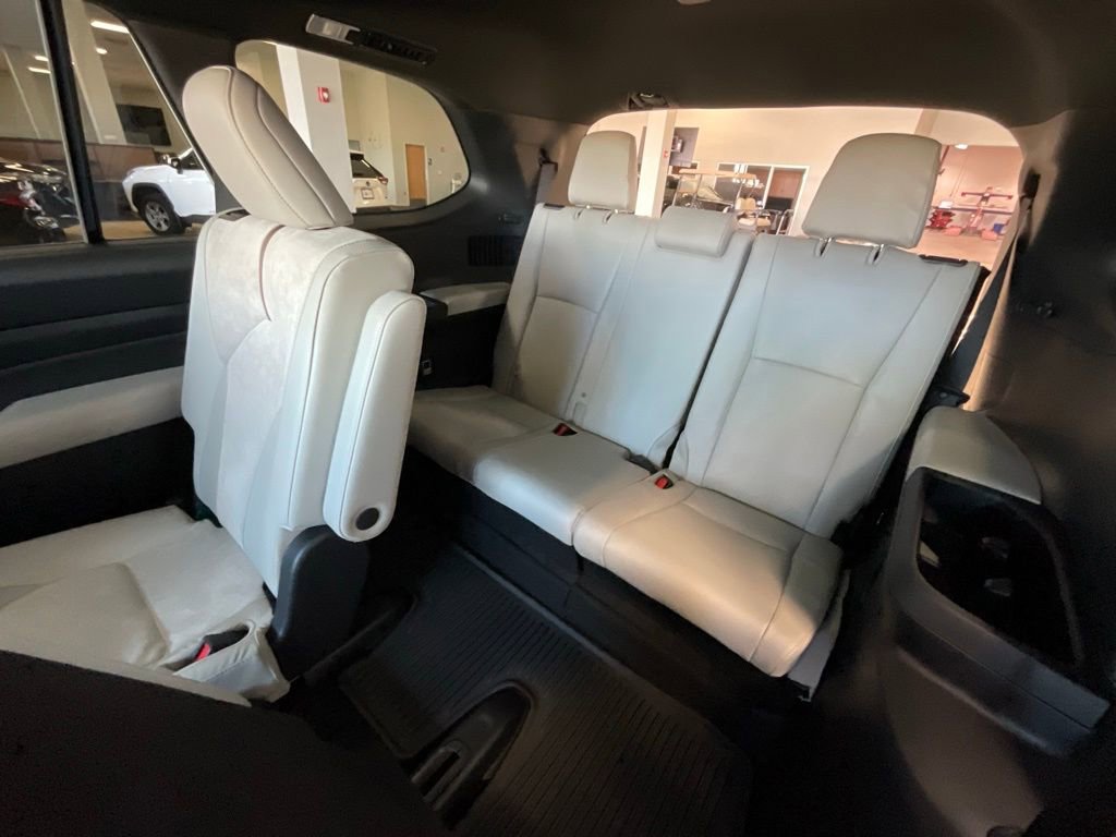 Used 2026 Toyota Grand Highlander MAX Platinum image 26