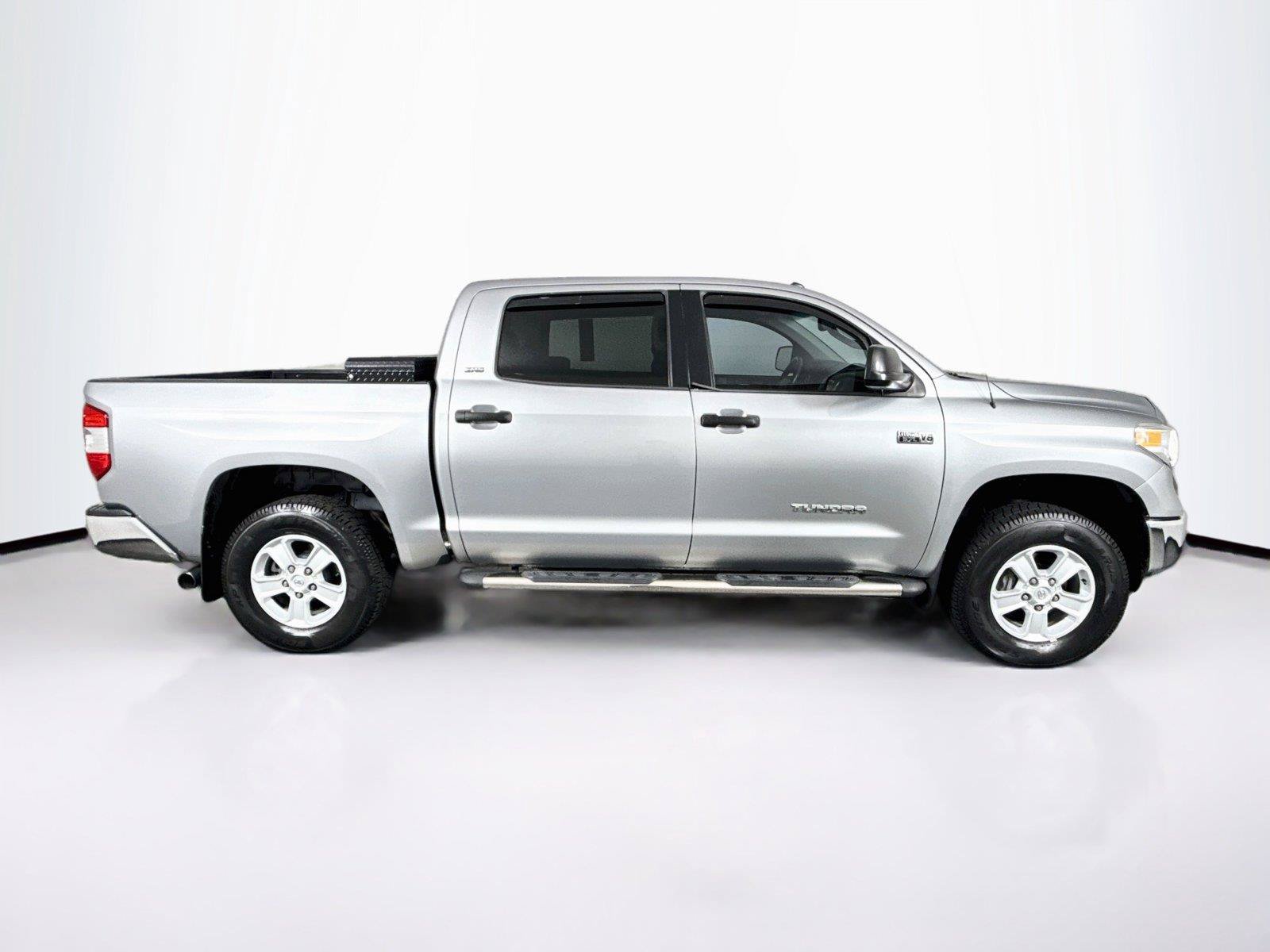 Used 2016 Toyota Tundra SR5 w/ SR5 Upgrade Package AWD/4WD image 8