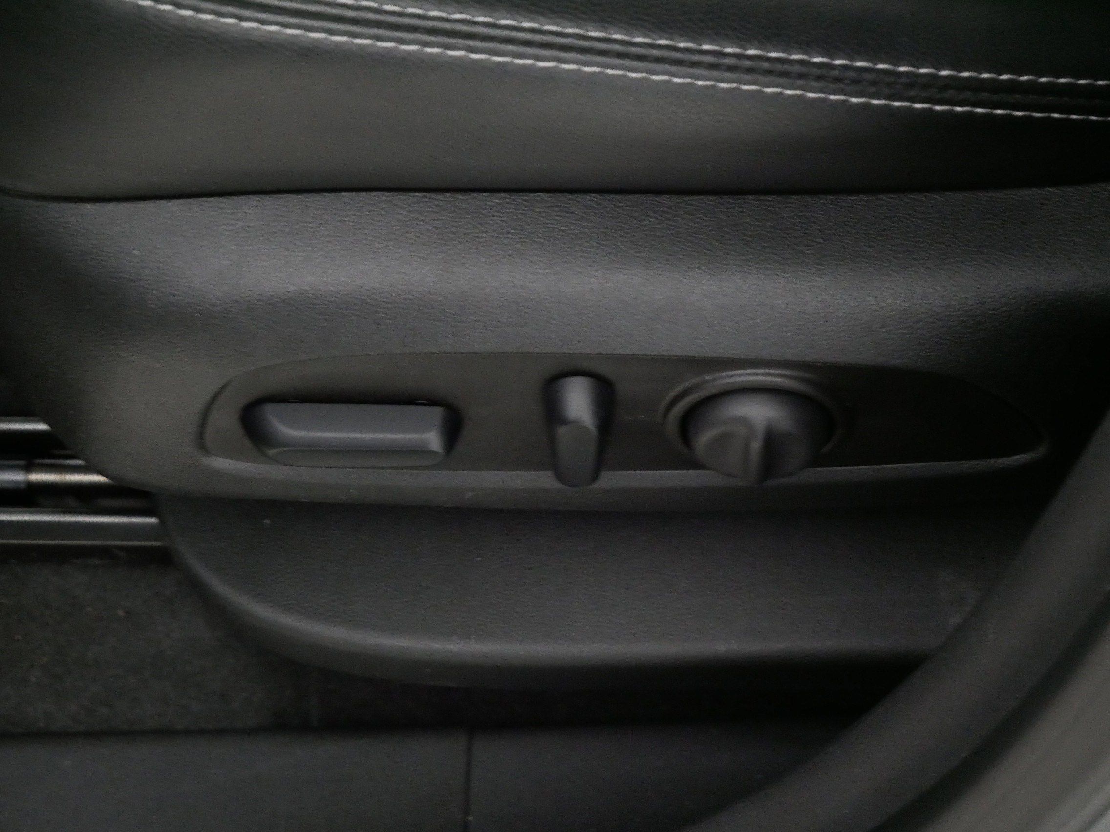 Used 2023 GMC Terrain SLT w/ Elevation Edition image 20