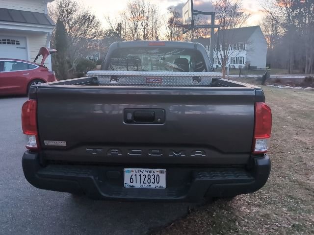 Used 2016 Toyota Tacoma SR image 7