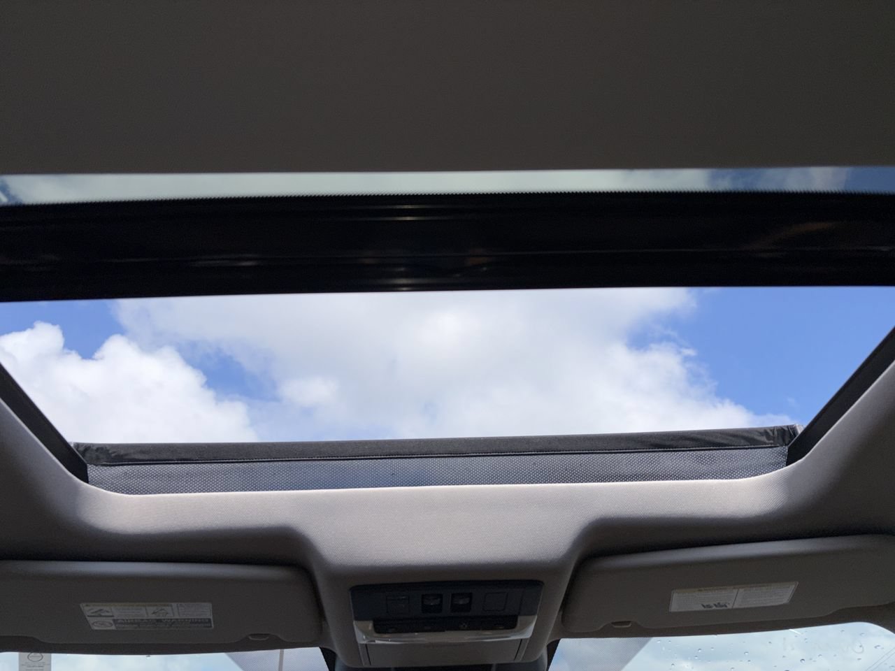 Certified 2022 Nissan Rogue Platinum w/ Head-Up Display Package AWD/4WD image 30