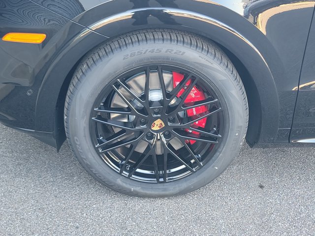 New 2026 Porsche Cayenne GTS AWD/4WD image 17