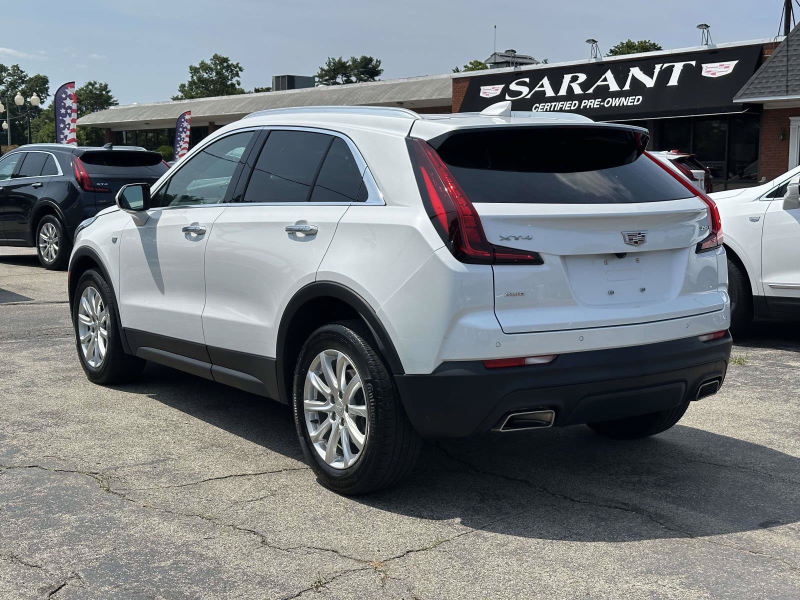 Certified 2023 Cadillac XT4 Luxury w/ Cold Weather Package AWD/4WD image 7