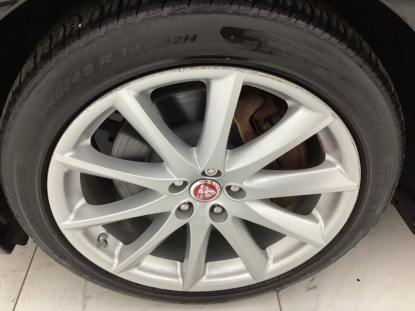 Used 2018 Jaguar XJ R-Sport image 53