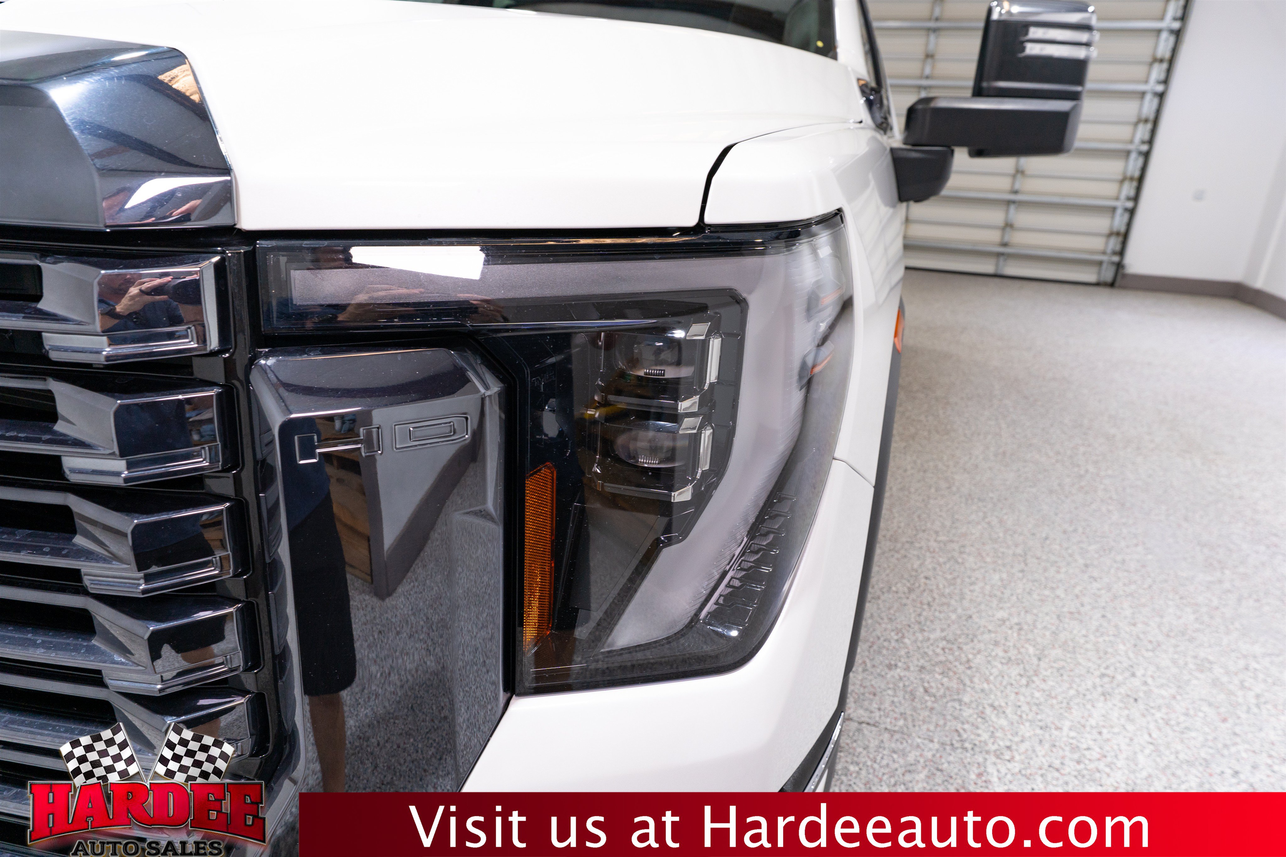 Used 2024 GMC Sierra 2500 Denali Ultimate AWD/4WD image 8