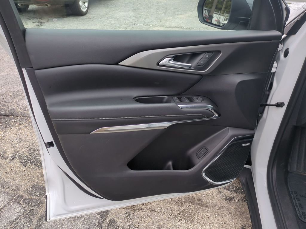 Used 2024 Chevrolet Traverse LT w/ Enhanced Driving Package image 10