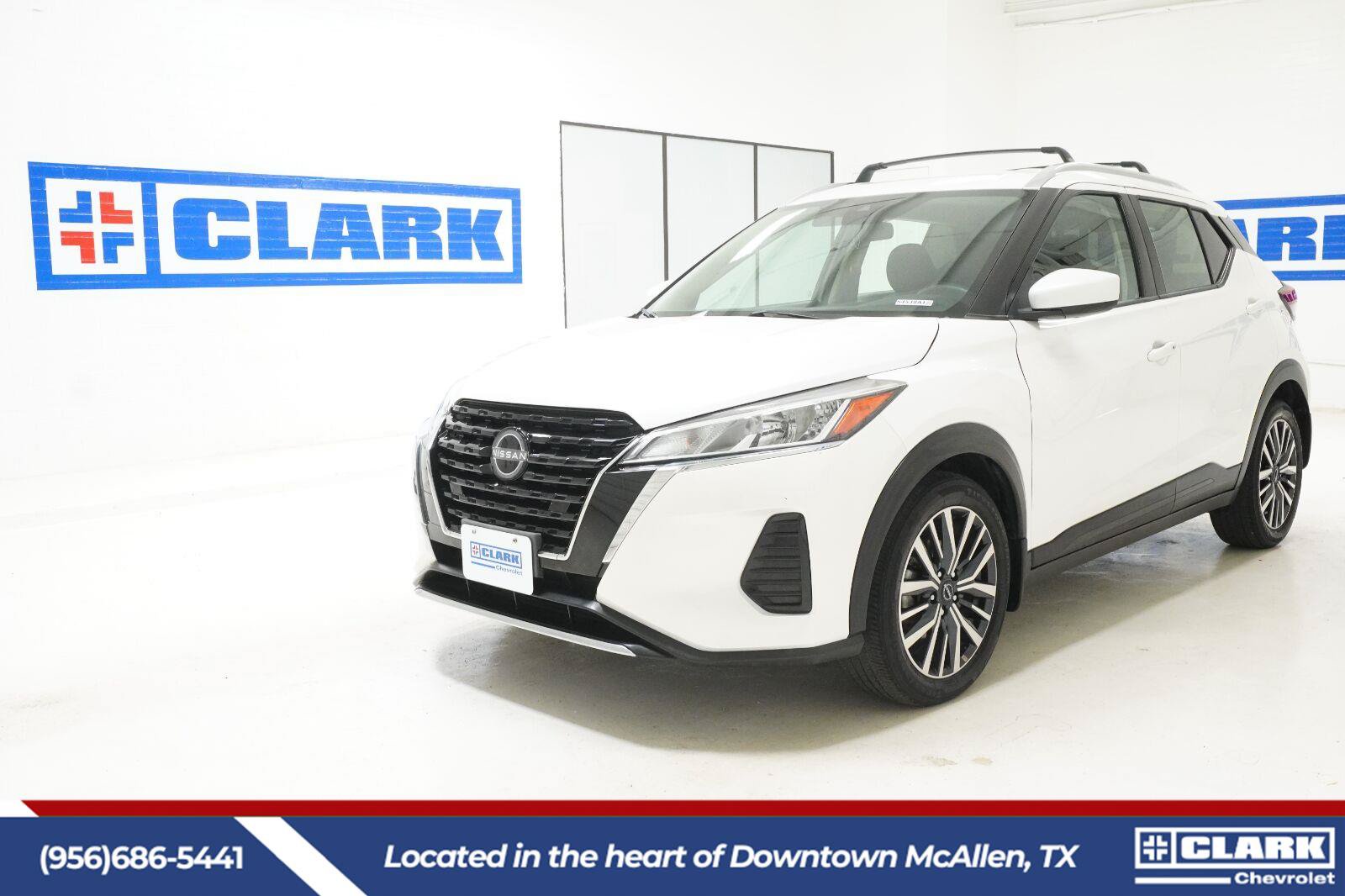 Used 2023 Nissan Kicks SV w/ Exterior Package FWD image 1