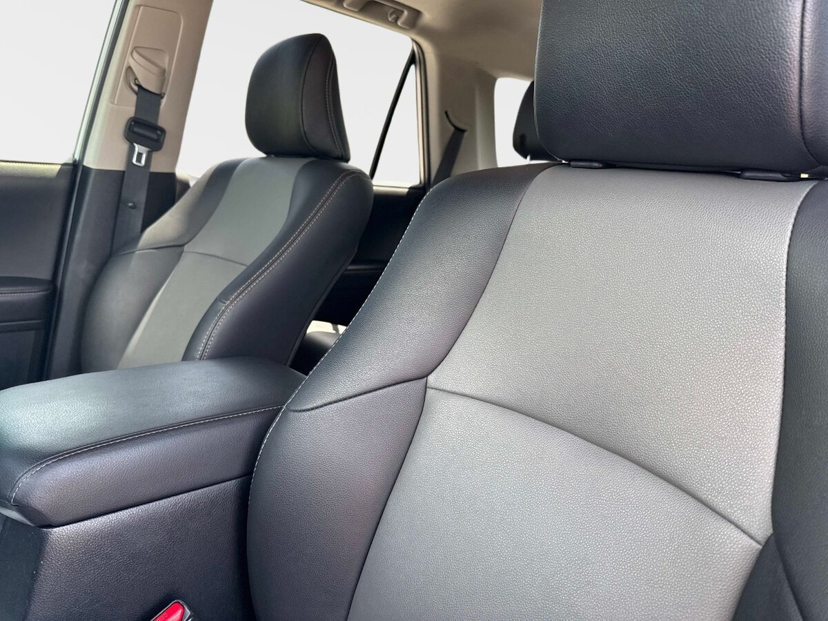 Used 2023 Toyota 4Runner SR5 Premium w/ Moonroof Package RWD image 22