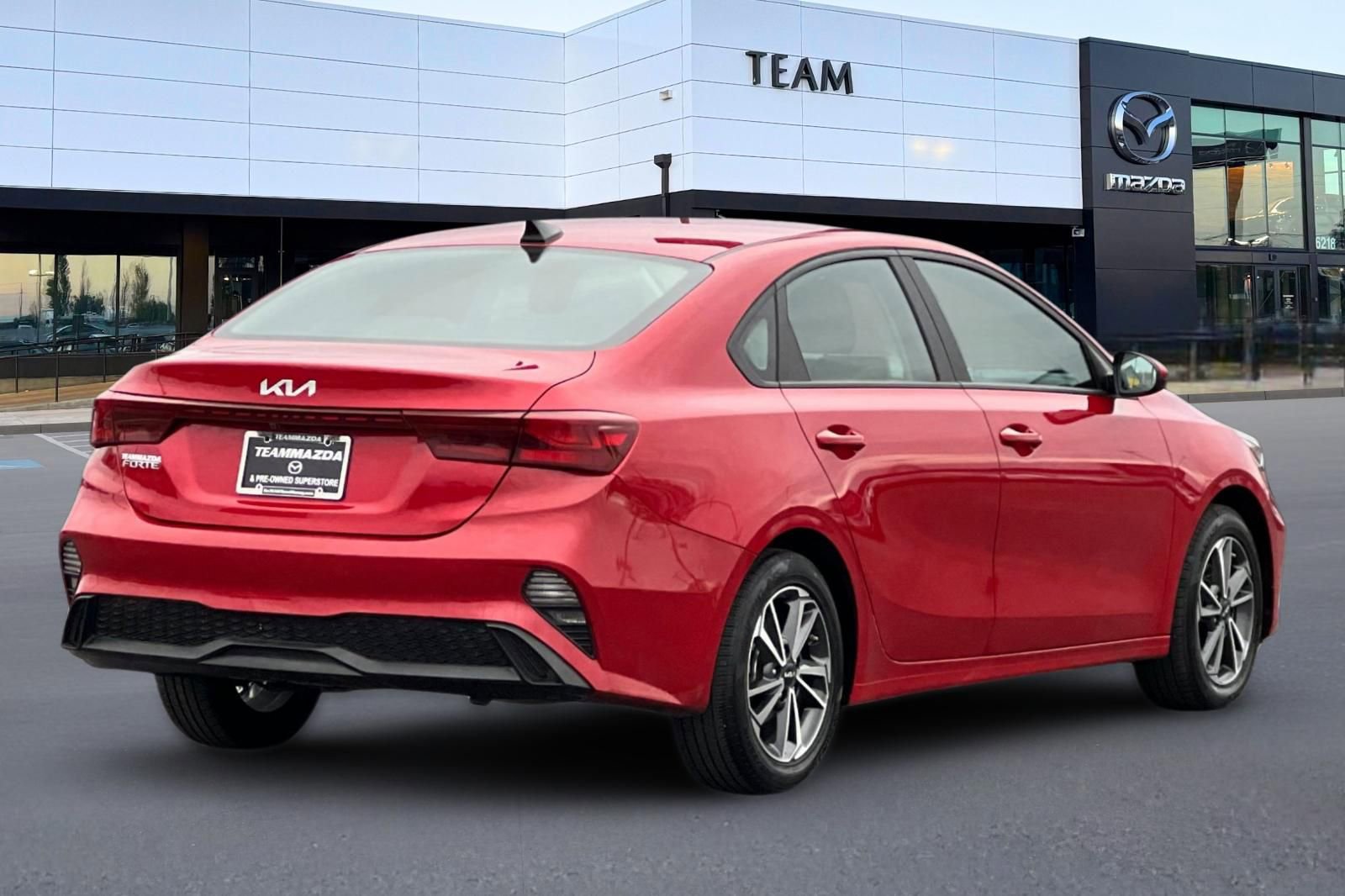 Used 2023 Kia Forte LXS image 4