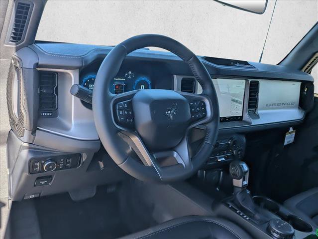 New 2025 Ford Bronco Outer Banks image 3