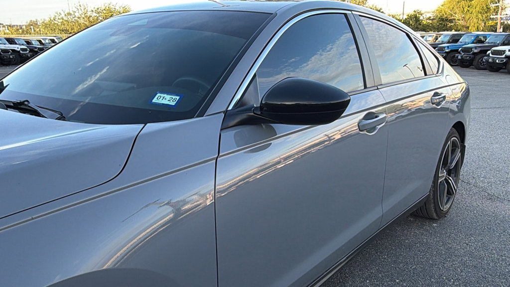 Used 2025 Honda Accord Sport image 5