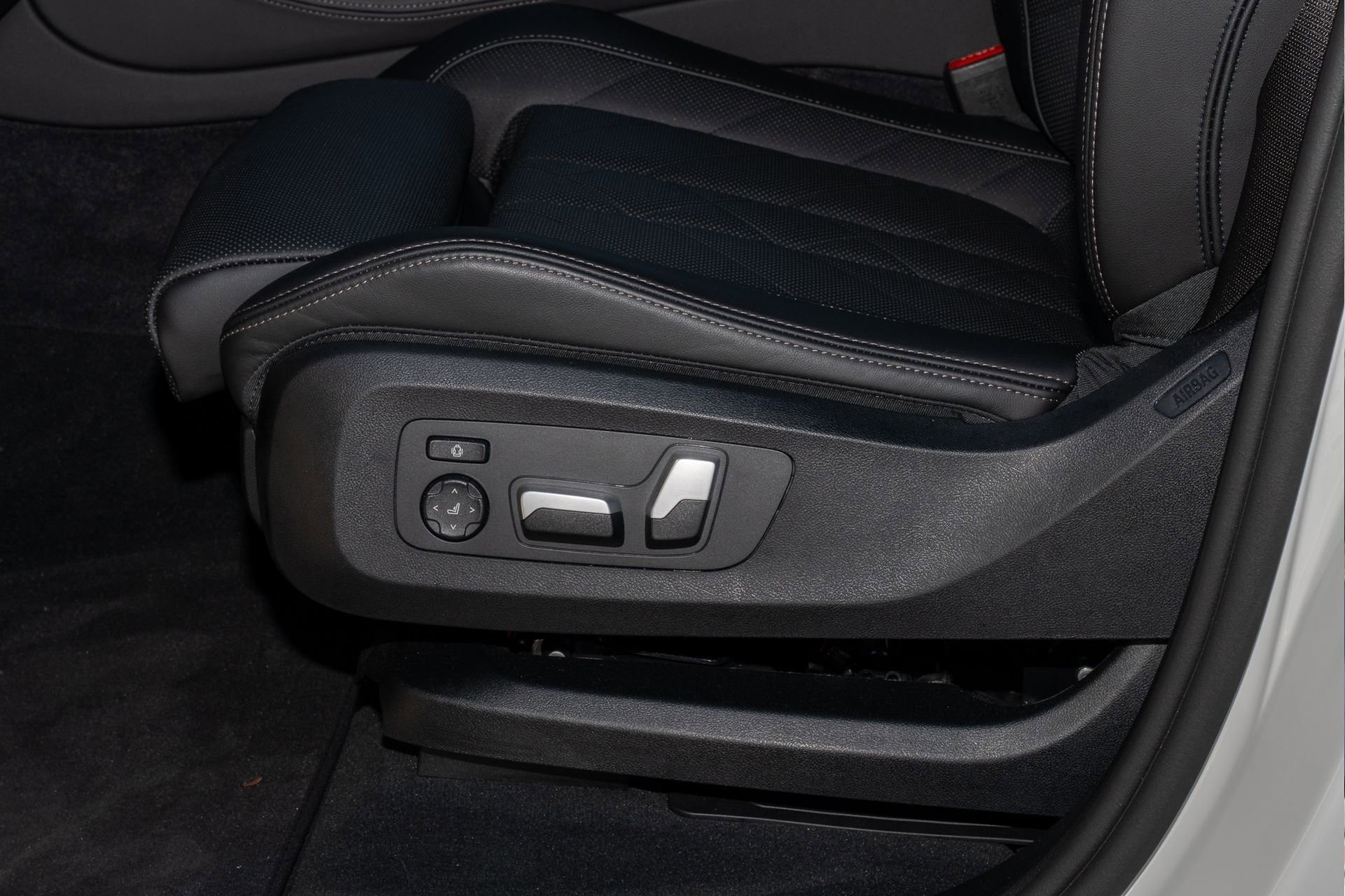 Used 2026 BMW X5 sDrive40i image 29